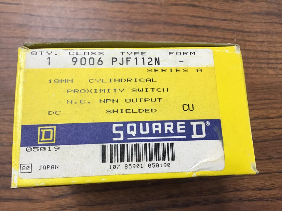 Square D 9006 PJF112N 18MM Cylindrical Proximity Switch (TA18MS) - Image 2 of 3