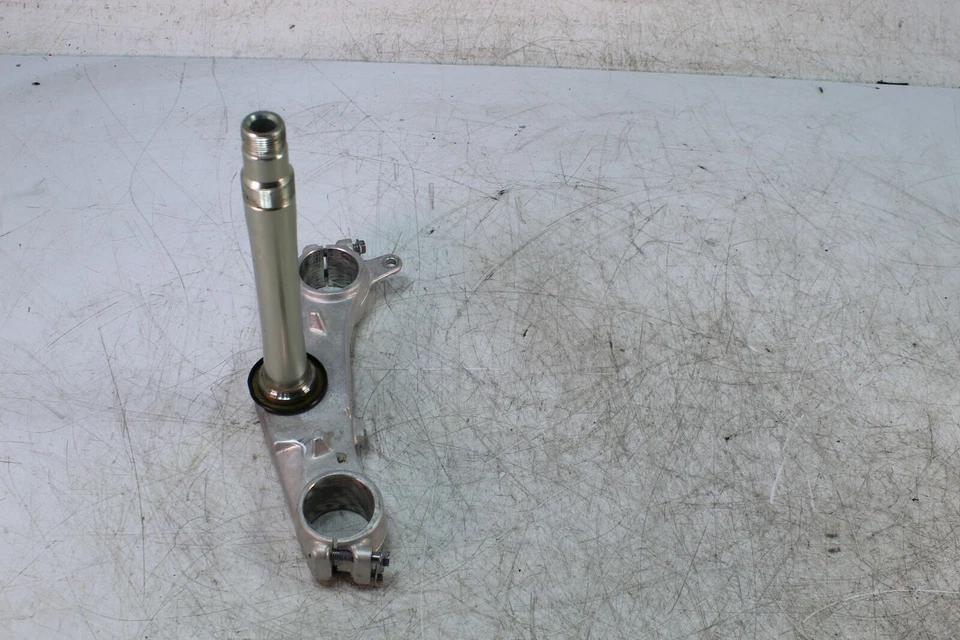 01-03 Abrazadera de horquilla delantera inferior triple árbol vástago 51410-39f00 Suzuki GSXR600 Foto 4 de 4