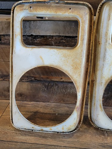 Vintage pair of headlight bezels replacement double restoration collectable - Picture 4 of 4
