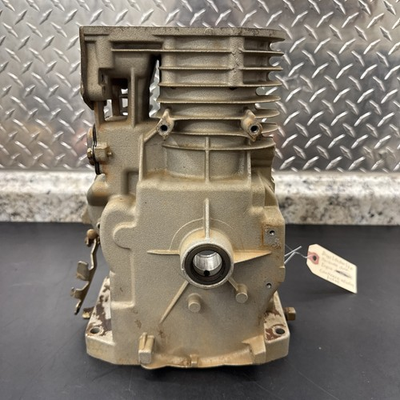 #ad Oem Vintage BRIGGS amp; STRATTON 5 HP 135252 ENGINE Crankcase HORIZONTAL SHAFT $49.99