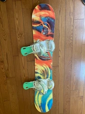 Roxy Women's T-bird 149cm snowboard mounted with Roxy quick release bindings (M)