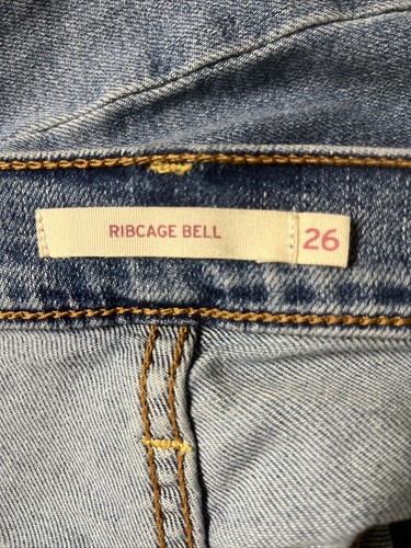 Levi's Ribcage Bell Flare Jeans Women's Sz 26 L29 Medium Wash Denim Distressed - Picture 3 of 15