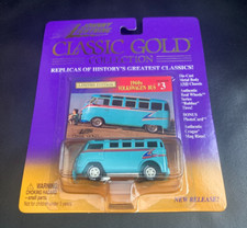 Johnny Lightning 1960s Volkswagen Bus White Lightning Classic Gold 3 1:64