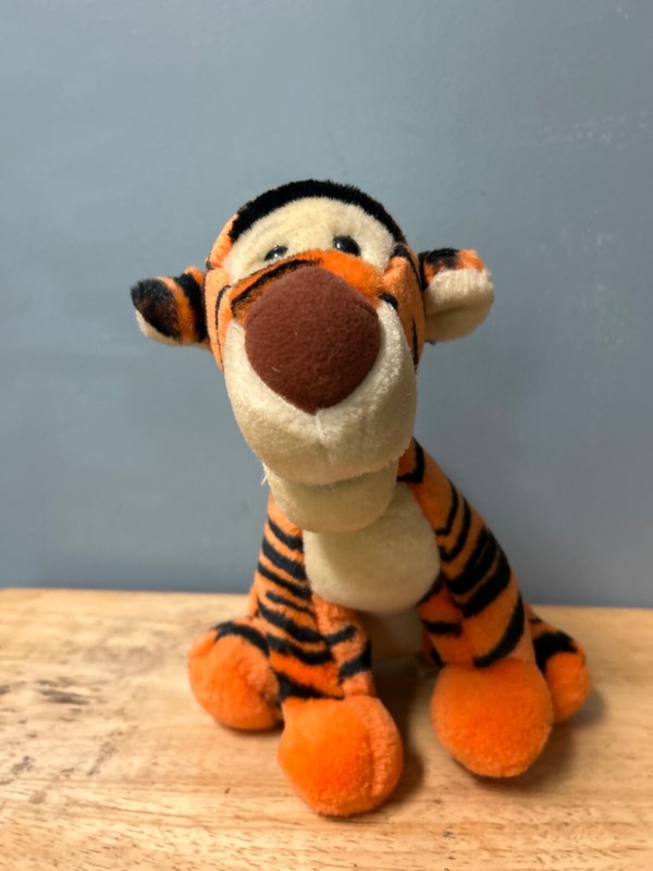 Disneyland Winnie The Pooh Tigger 14" Plush Vintage 