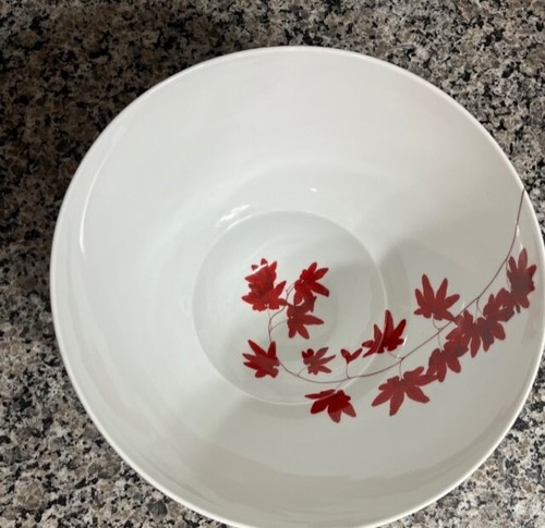 Mikasa Porcelain Pure Red Large 9" Serving Bowl - Picture 3 of 7