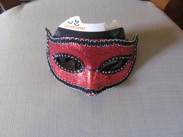 Sexy Red Masquerade Ball Eye Mask - Image 2 of 4