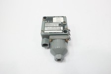 Allen Bradley 836T-T251J Pressure Switch 115-600v-dc 24-600v-ac 5.6bar 1/4in