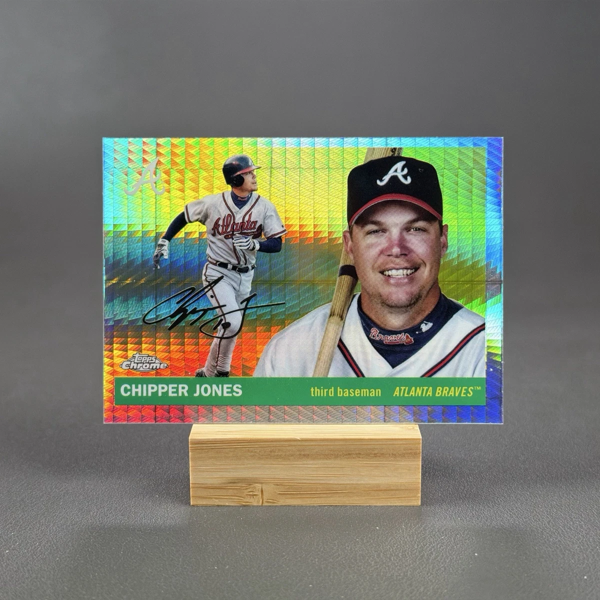 Topps Chipper Jones Autographed Baseball Sports Trading Cards 