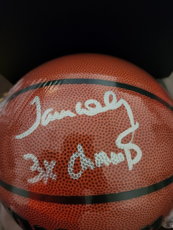 autograph basketball ball