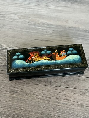 Vintage Russian Lacquer Box Troika Hand painted Signed 4-3/8 