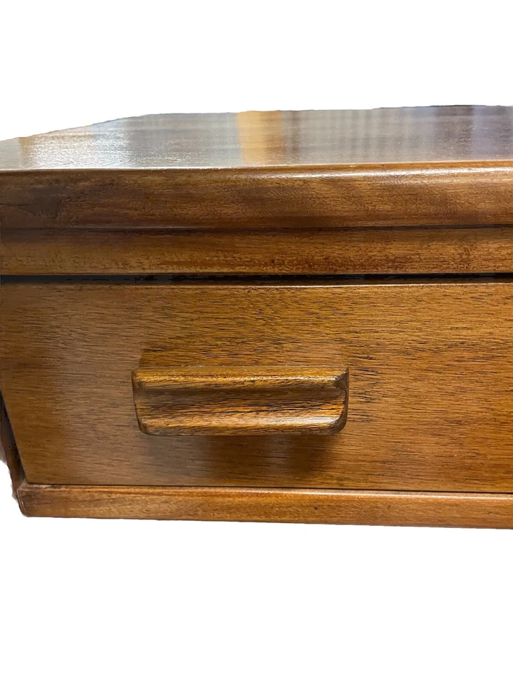 Cómoda moderna de arce de mediados de siglo/recepción abatible con 3 cajones de cola de milano 30x45x19 Foto 3 de 4