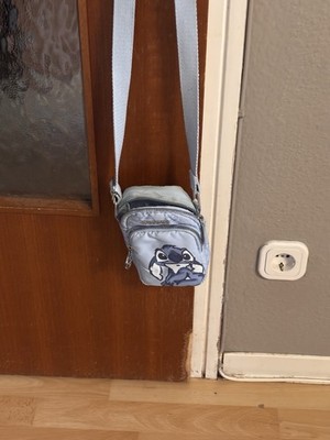 Disney Stitch Umhängetasche hellblau Crossbody Minitasche mit Reißverschluss