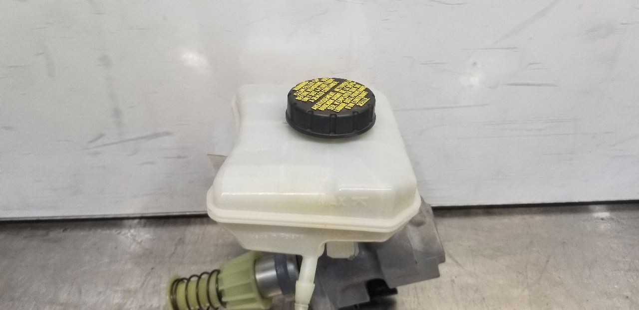 17 BENTLEY BENTAYGA BRAKE MASTER CYLINDER