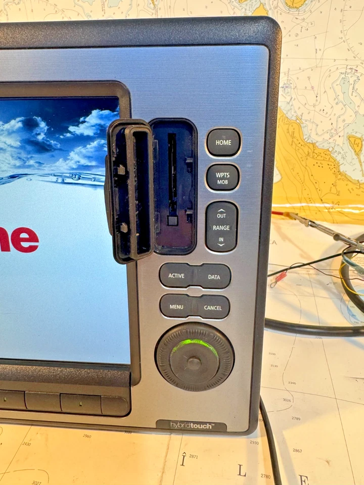 Raymarine E120W E62223 Touchscreen 12" FishFinder Radar GPS Chartplotter Display - Image 2 of 4