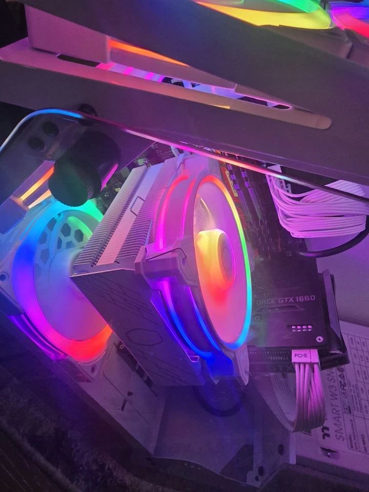 Cyber Futuristic PC Game ( 512GB SSD, AMD Ryzen 5, 16GB)... - Image 3 of 4