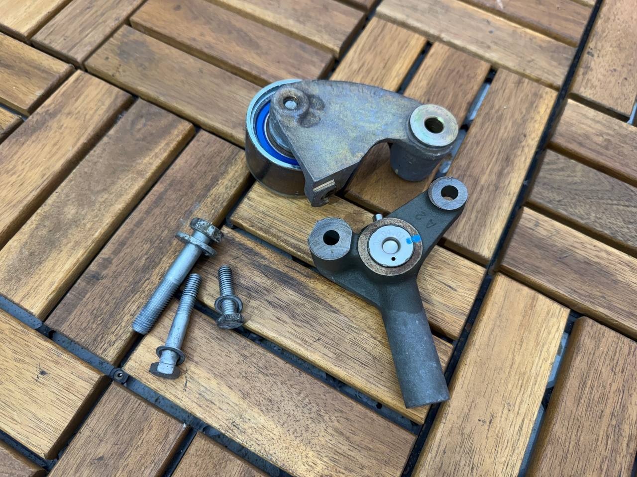 Ferrari Right BELT TIGHTENER + ARM # 157356 + 181253