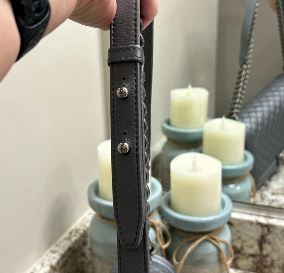 Bolsa CHANEL média menino linda usada estado autêntica - Imagem 3 de 4