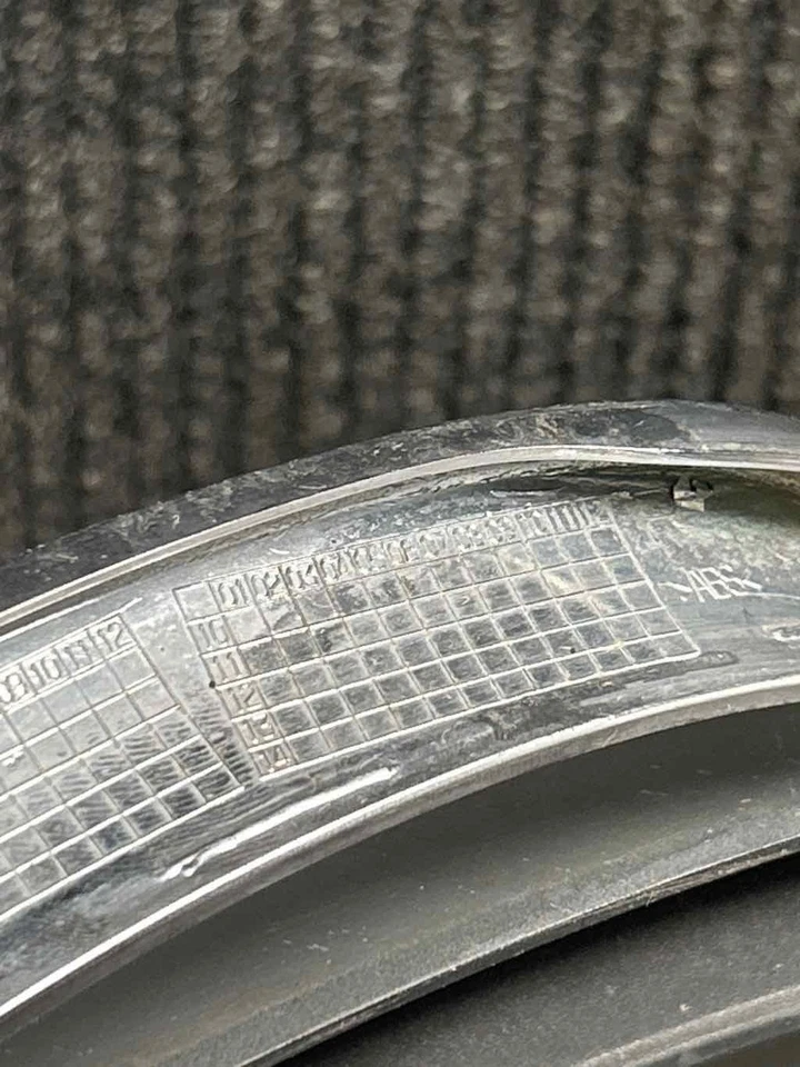 Fits 2007-2010 BMW X3 Upper Right Grille OEM#:51113420090 Foto 4 de 4