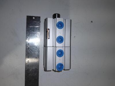SMC NCQ2B40-15D-XC12-00352CDN