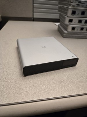 Ubiquiti UniFi CloudKey Gen2 Plus UCK-G2-PLUS NO HDD