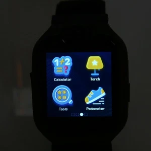 Blue 2G GSM Kids Cell Phone Watch 300000 Pixels 1.54in Color Touch Screen 40 LW