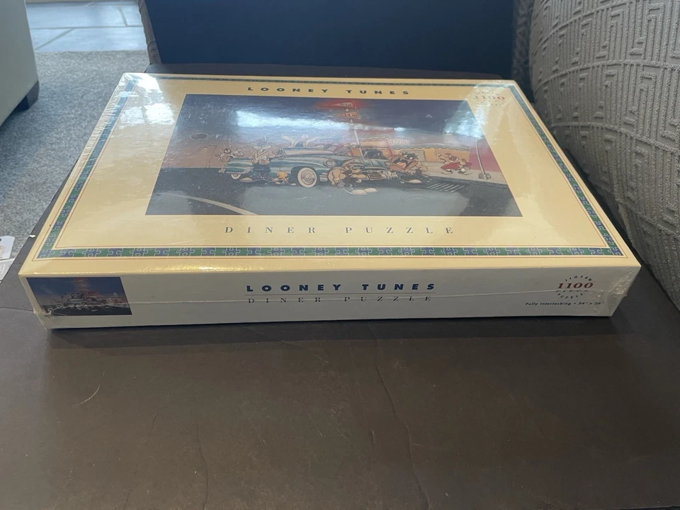 VINTAGE RARE 1993 WARNER BROS. LOONEY TUNES DINER PUZZLE 1100 PIECES SEALED - Image 2 of 4