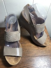 CLARKS Artisan TAUPE/Tan Faux Leather Platfor, Wedge Slingback Sandals SIZE 8.5M