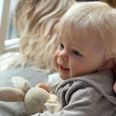 Adorable 24'' Smiling Reborn Baby Dolls Lifelike Toddler Newborn Cloth Body Toy