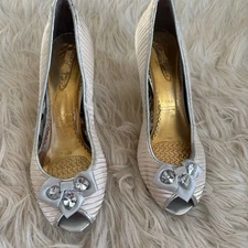 Poetic Licence Women's Silver Kitten Heel Peep Toe Pumps Size 9