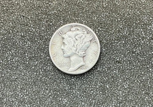 1944-P Mercury Dime #2953 Fun Lovin Patricia, Very-Fine *FREE SHIPPING to YOU*