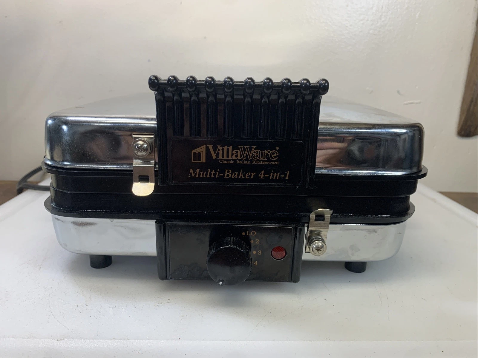 VillaWare Multi-Baker 4-in-1 Deep Belgian Waffler, Flat Griddle, Rib Grill 8550