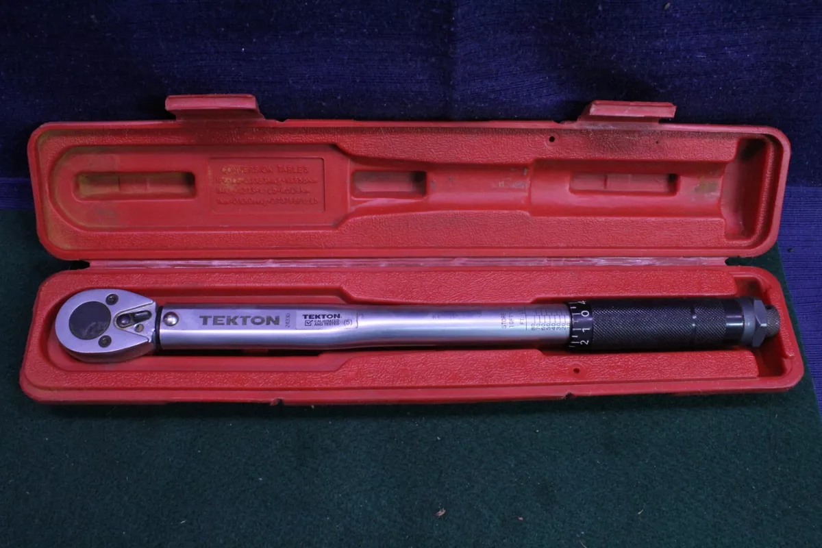 TEKTON 24330 3 8 Inch Drive Click Torque Wrench 10 80 Feet Pound a x