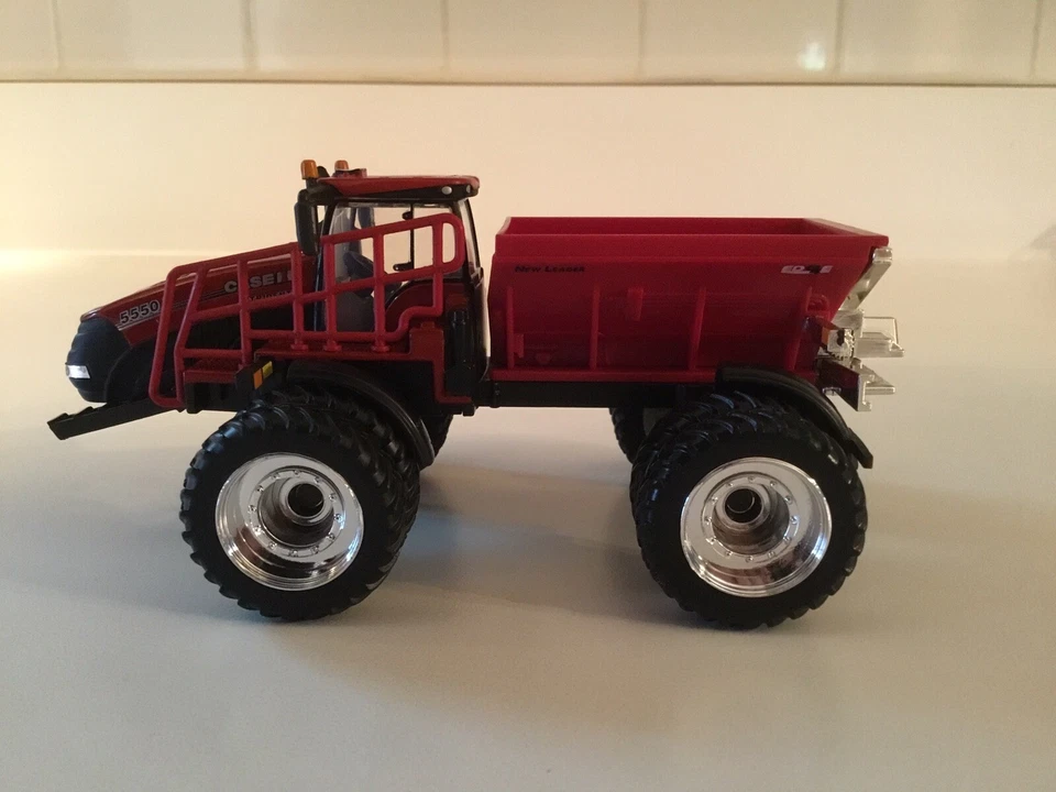 1:64 Case IH Trident 5550 Combination Applicator - Special Edition - Image 4 of 4
