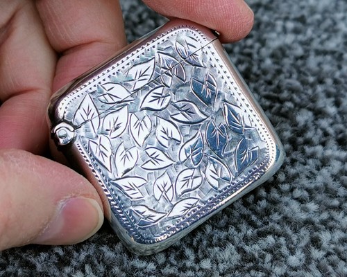 1909 Sterling Silver Vesta Case 1.5" Leaf Engraved Match Safe Pocket Size - Picture 3 of 13