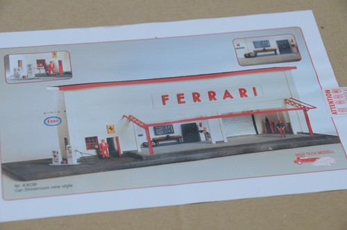 Exoto + Hi-Tech | 1:43 Ferrari Showroom-Garage Diorama | #EHT43030 - Picture 6 of 12