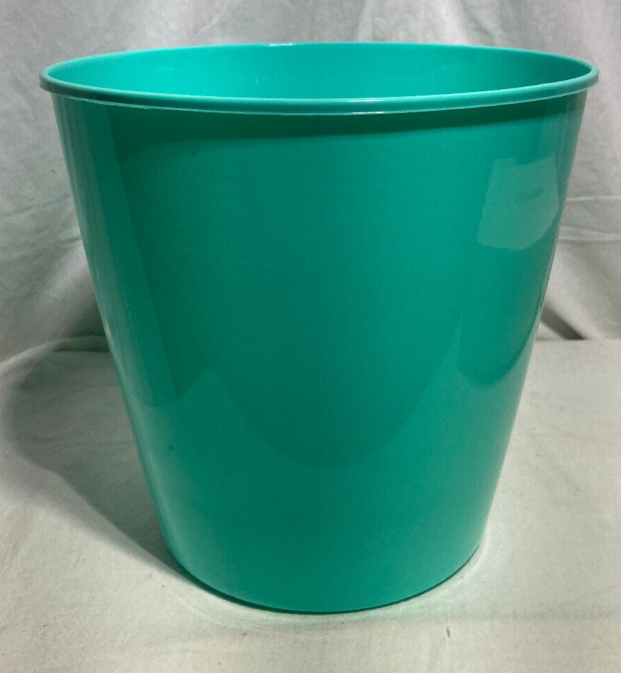 Greenbrier Plastic Office Desk Room Waste basket Trash Can Teal