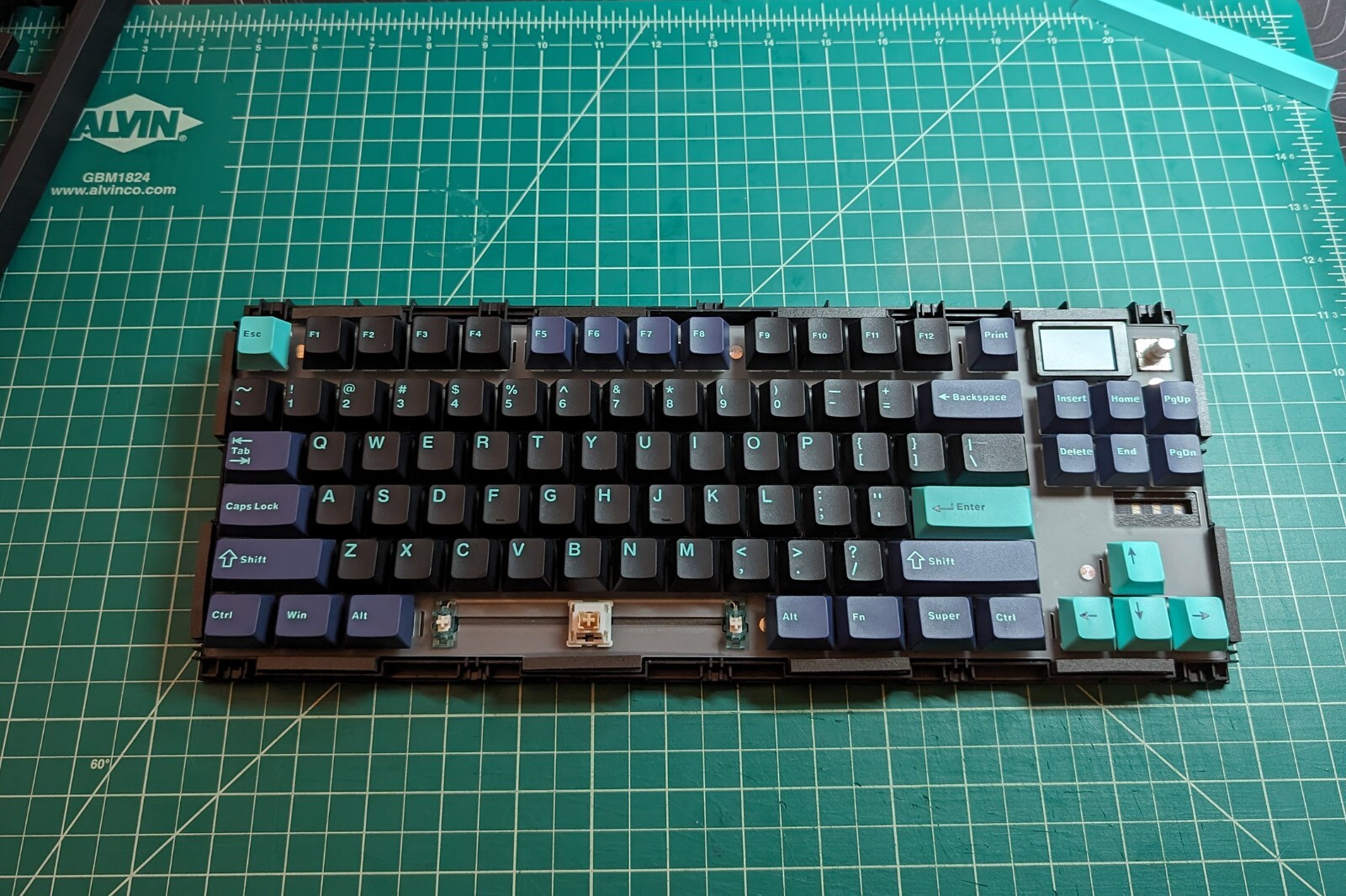 TKL Silent Wireless Custom Keyboard | Lubed Cream Yellow | Dark Storm Keycaps