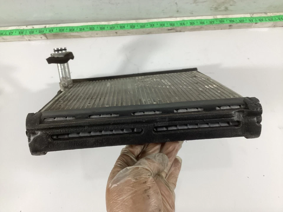 Núcleo evaporador aire acondicionado delantero Toyota Sienna 2011-2016 OEM. Foto 4 de 4