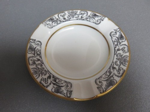 Wedgwood black with gold Florentine w4312 ashtray pin dish - 第 1/3 張圖片