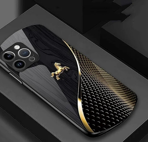 Personalisierte magnetische Hartglashülle Golden Pferd Holzmaserung für iPhone 16 - Bild 15 von 16