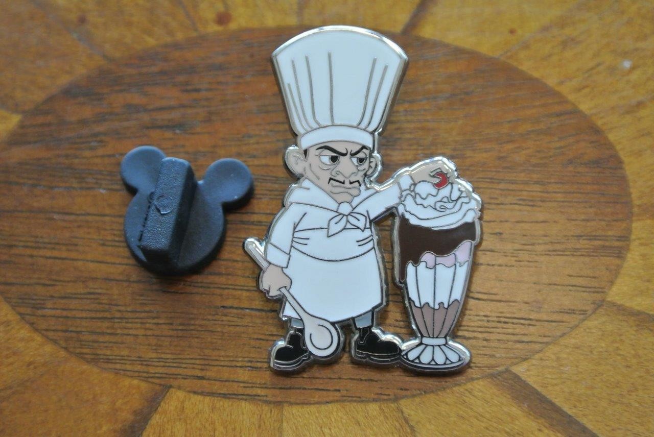 SKINNER Disney Soda Fountain Traders Delight Sundae DSSH GWP LE300 Pin 101471