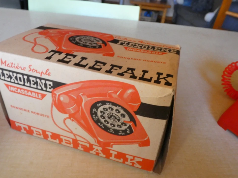Jouet ancien vintage FALK   téléphone télé baby rouge  17  cm complet   boite - Photo 3/4