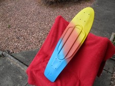 PENNY NICKEL AUSTRAILIA SKATEBOARD DECK IN GIALLO/ROSSO/BLU 27 X 7,5 POLLICI