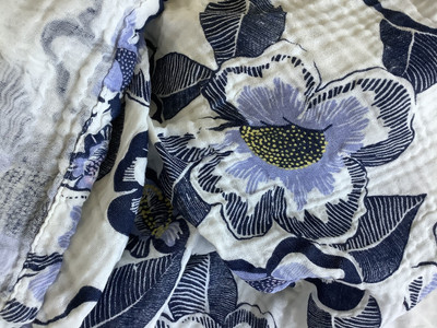 VERA BRADLEY 100% Cotton Gauze Multipurpose (PAREO, THROW, WRAP) Floral 77x52in