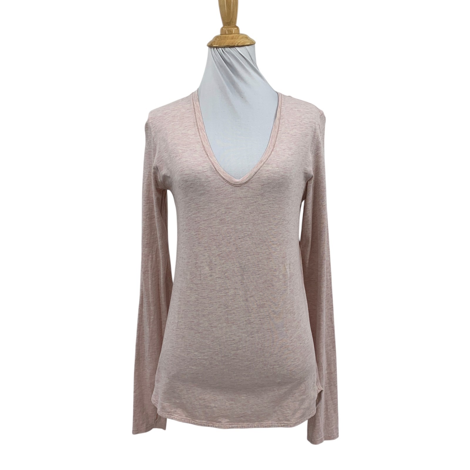 Lululemon Top Womens 6/8 Light Pink V Neck Long Sleeve Drop cut Hem Lightweight