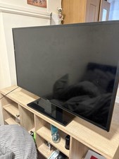 Samsung UE50CU7020K 50-inch Smart 4K UHD HDR LED TV with Freeview