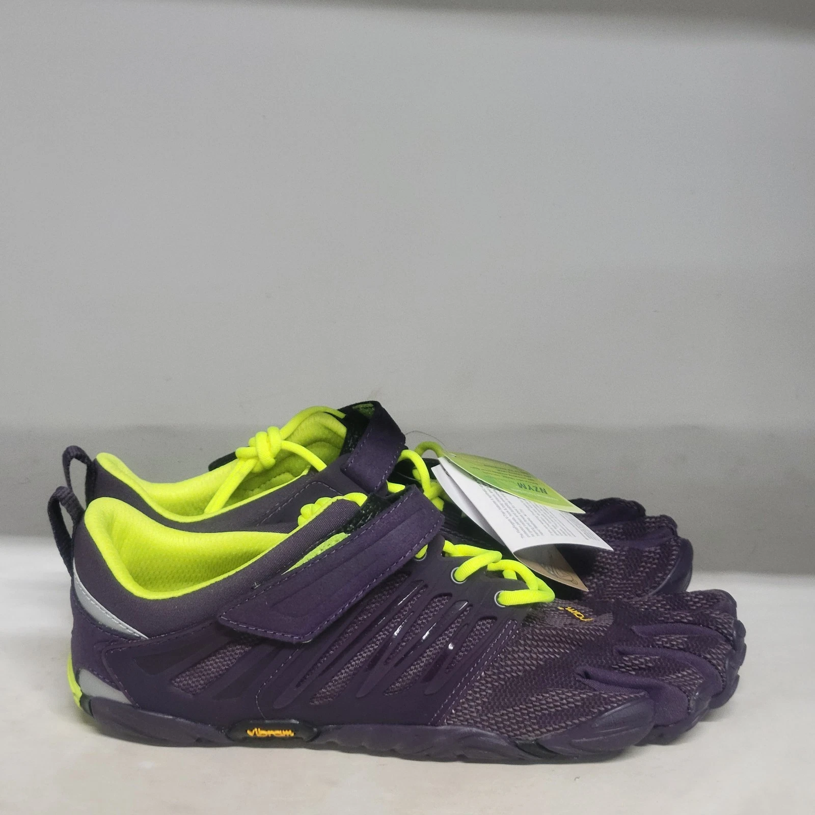 Vibram 5 Finger V-Train SNEAKERS Nightshade/ Yellow Womens Size 8.5-9
Opens in a new window or tab