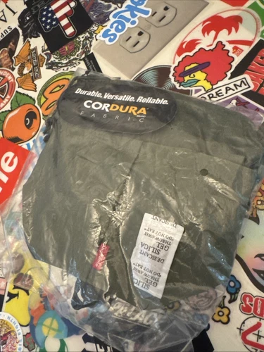 Pochette de cou Supreme FW20 boîte olive logo bogo
