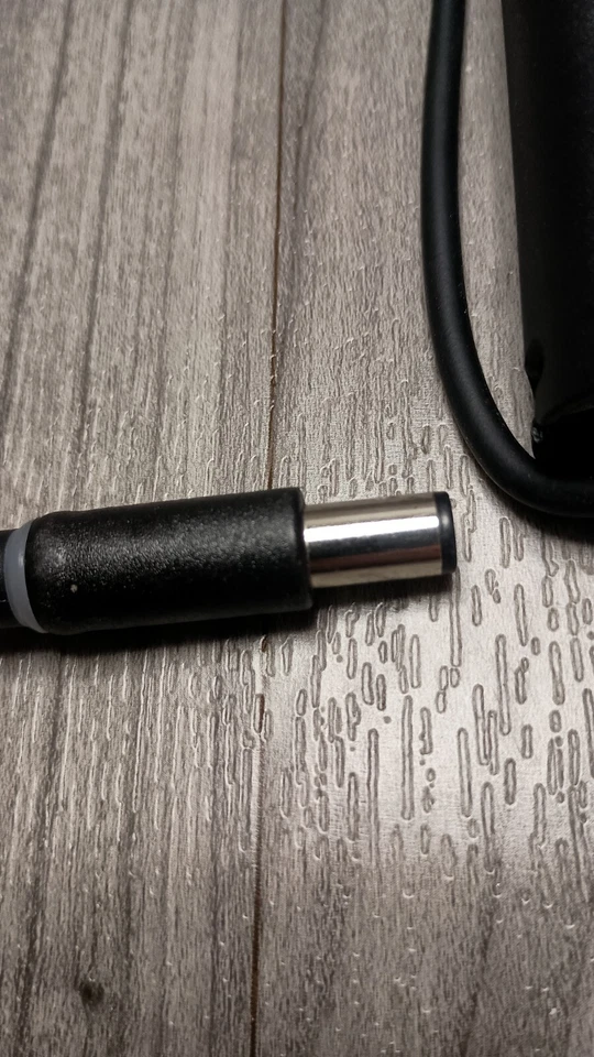 Cargador adaptador de corriente alterna original Dell Latitude 65W LA65NM130 3480 3488 7480 7490 Foto 4 de 4