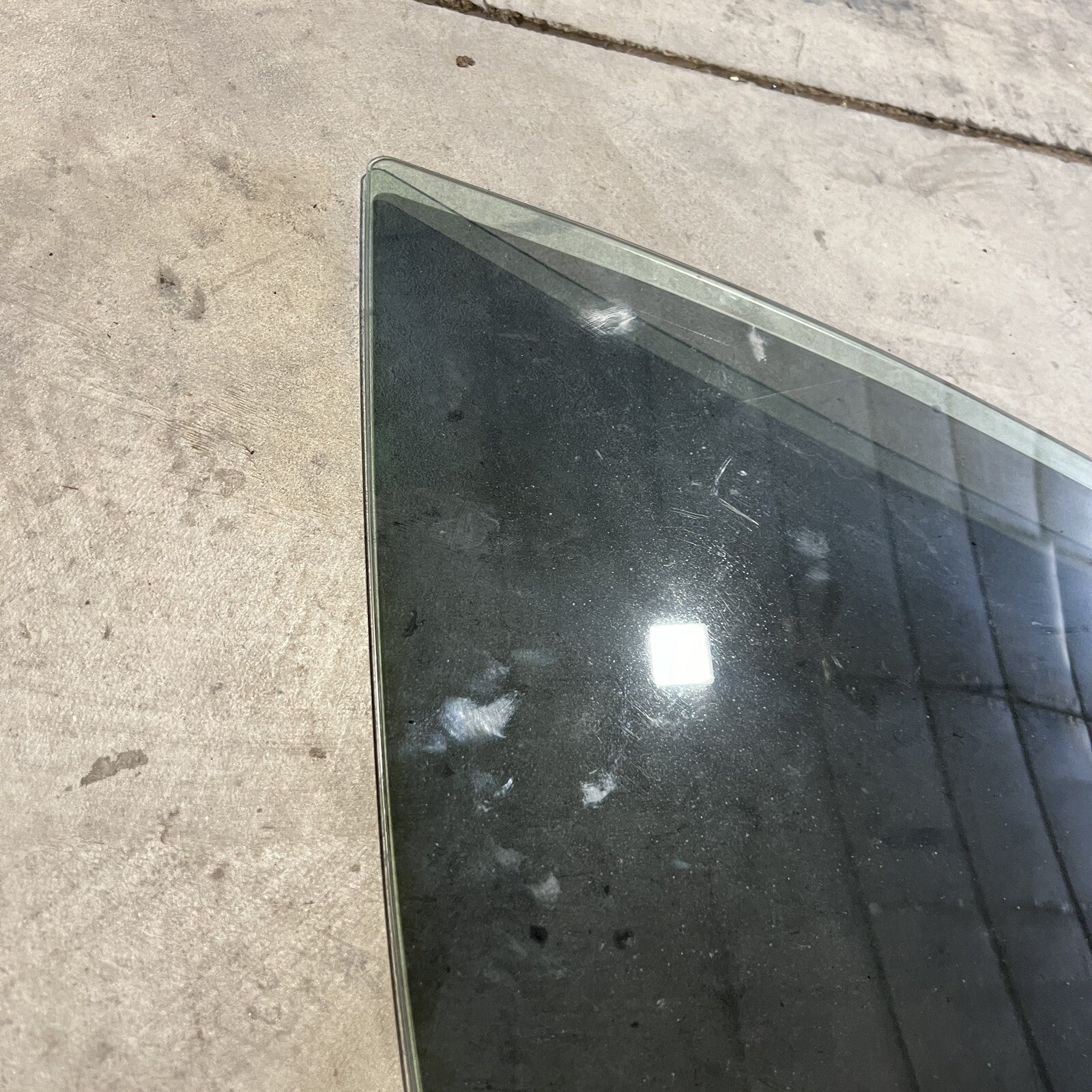 03-12 Maserati Quattroporte Front Left Side Door Window Glass M139